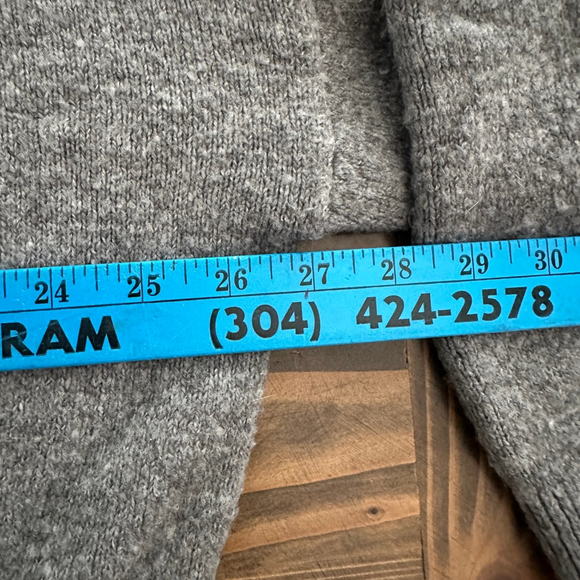 Women’s LOFT Outlet Gray Pearl Embellished Crewneck Sweater XL - Picture 7 of 8